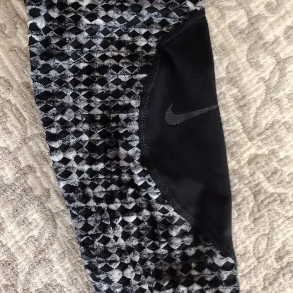 Nike Pro Hyperwarm Black & White Funnel-Neck Pullover & Leggings Set Women's XS